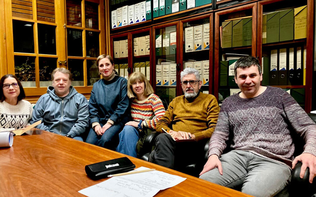 Este fin de semana tuvo lugar una reunión preparatoria con parte de la Junta de la Asociación Cultural Canfranc 1928; Fernando Sánchez, alcalde de Canfranc; Raúl Ortega , miembro de la organización de la recreación histórica,  y Luis Merchán, que ejerce de  "Alfonso XIII".